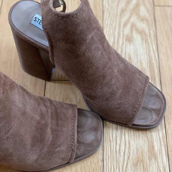 Steve Madden Tangible Sandal 